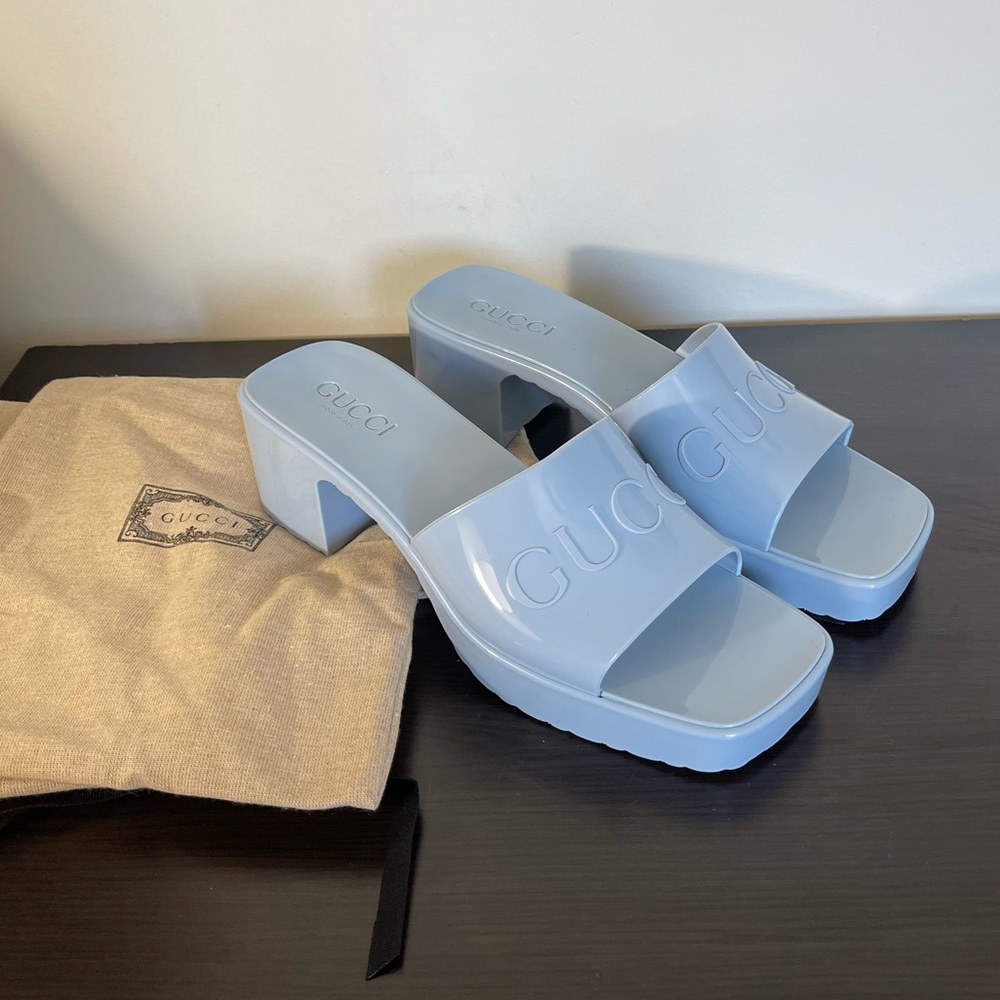 Authentic Gucci Rubber slides (light blue, size 38, almost perfect condition!)